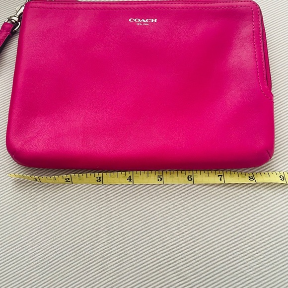 Coach Large Wristlet - Picture 4 of 6